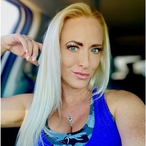 Meet your Posher, Christina